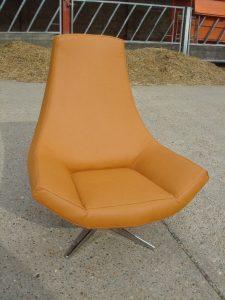 swivelling chair recover